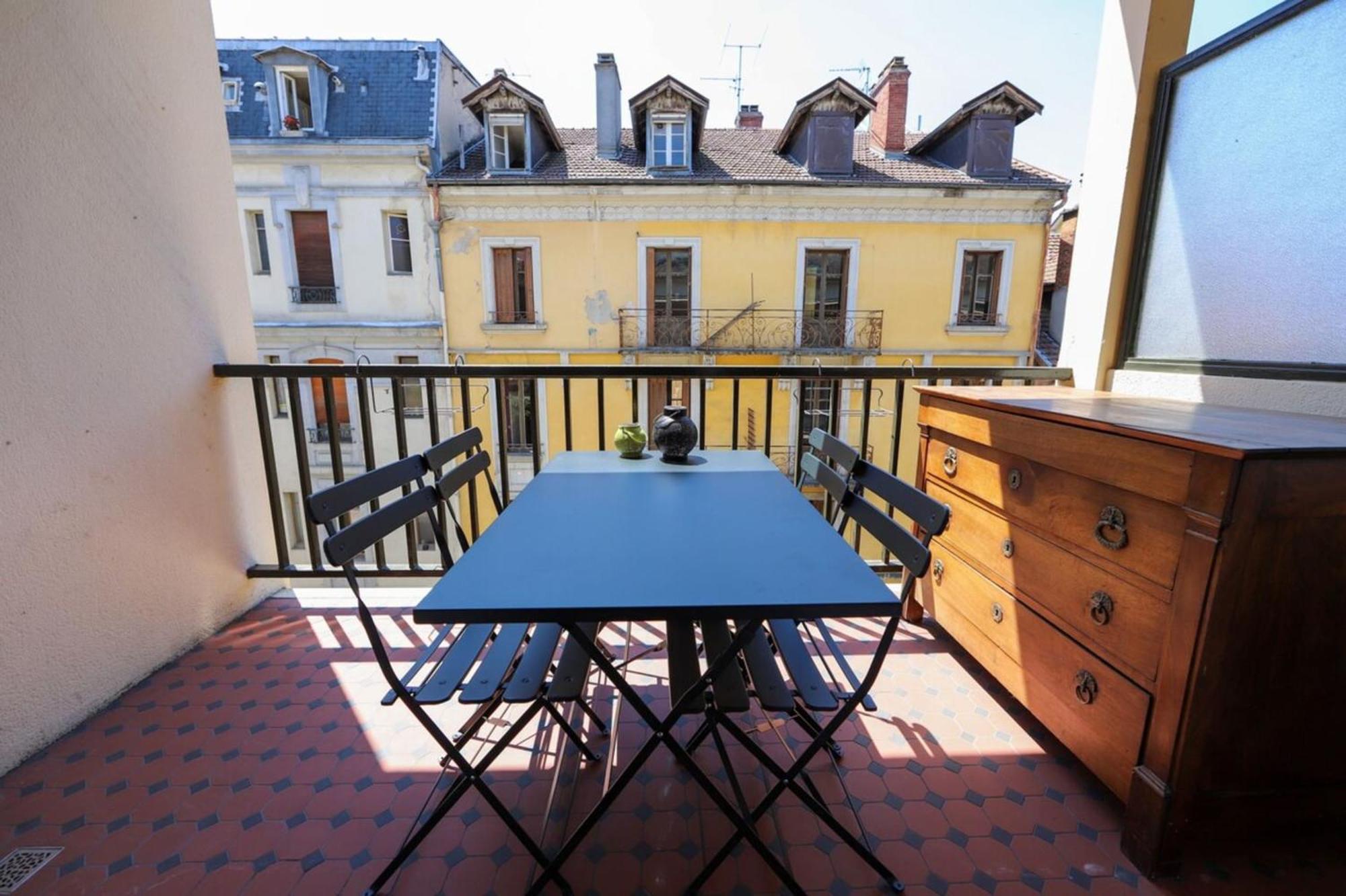 Apartment Cozy Along The River - Downtown & Terrace - 4 *